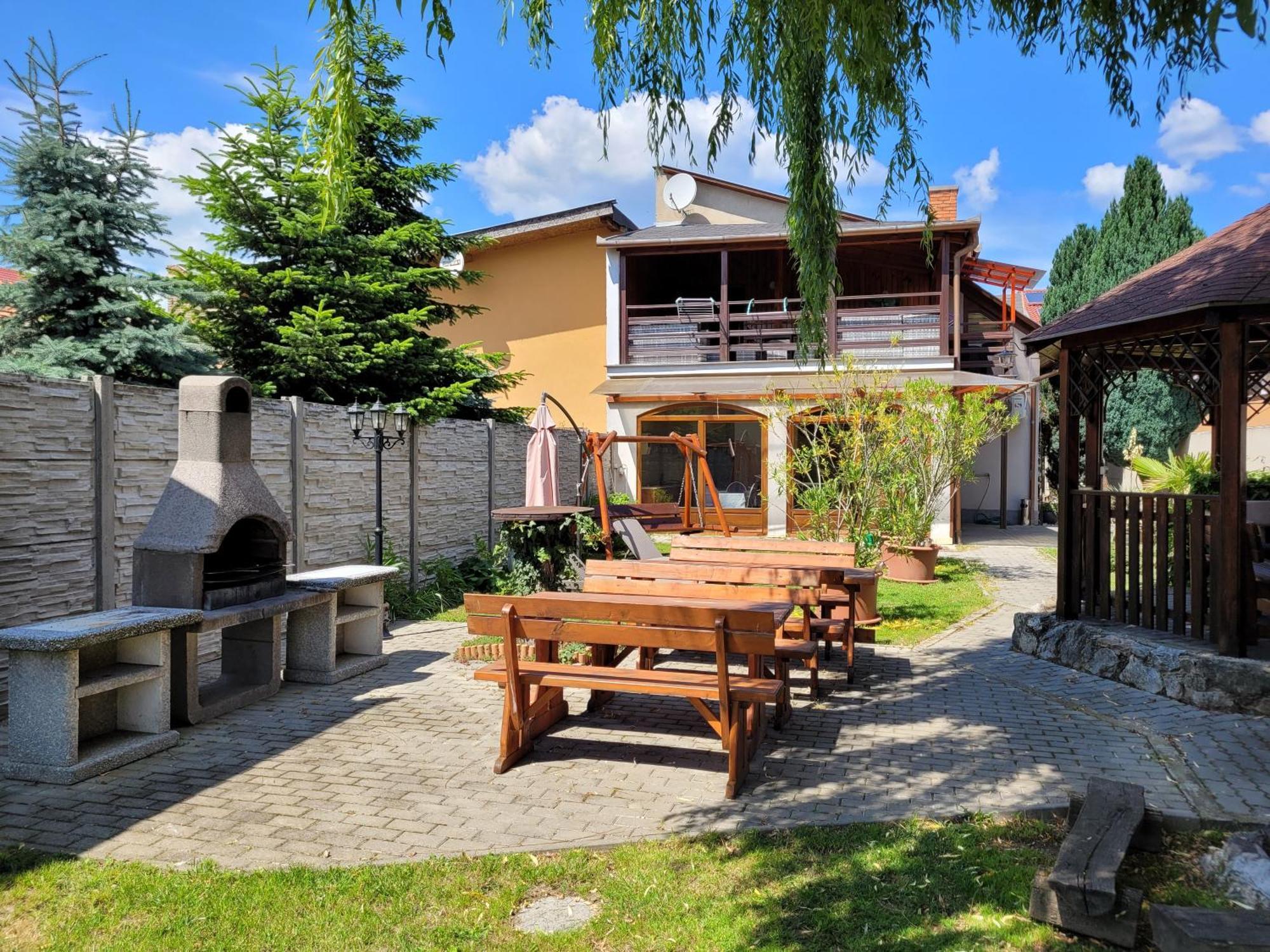 Penzión Korzo Štúrovo Exterior foto