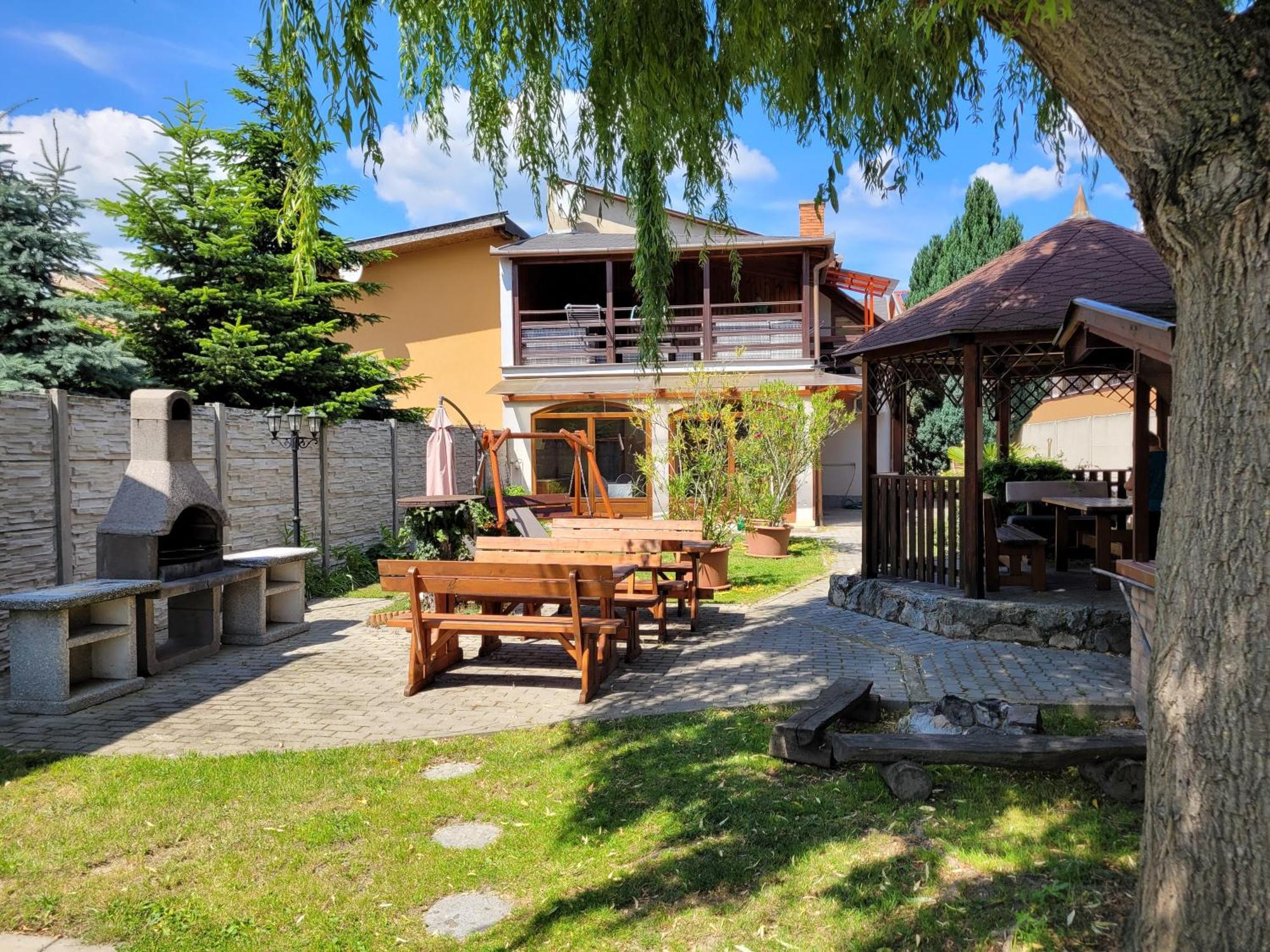 Penzión Korzo Štúrovo Exterior foto